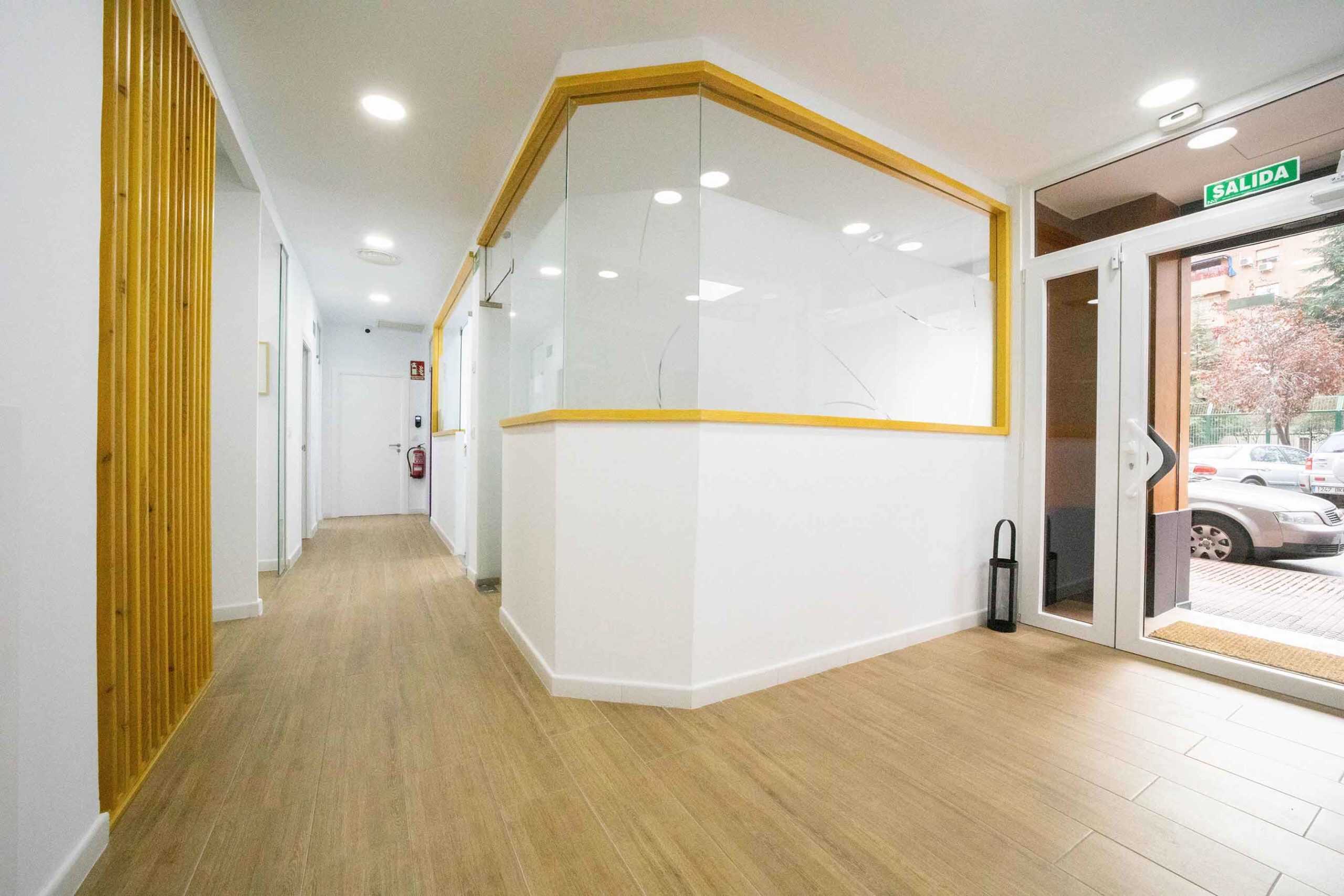 Entrada y recepción | Clínica Dental Gadea-Alobera en Alcalá de Henares Entrada y recepción | Clínica Dental Gadea-Alobera en Alcalá de Henares